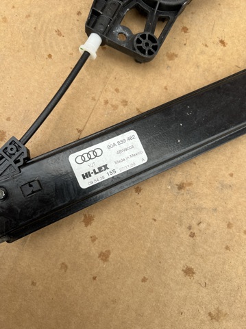 Склопідйомник задніх правих дверей 80A839462 VAG
