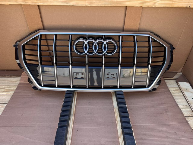 Захисна решітка радіатора Audi Q3