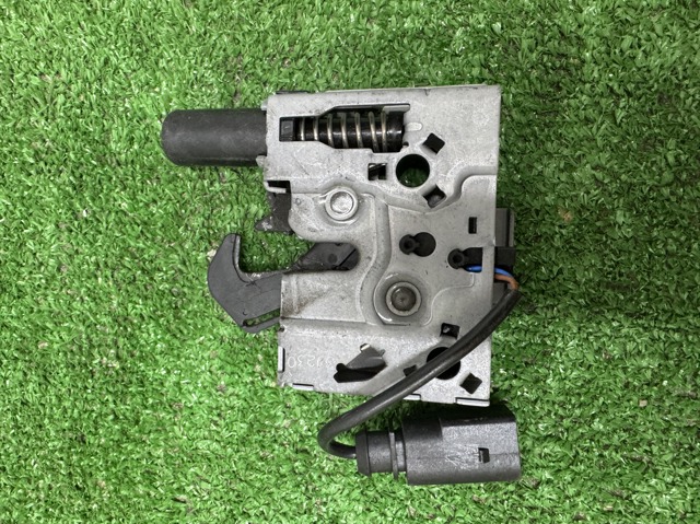 Замок капота 8W0823509 VAG