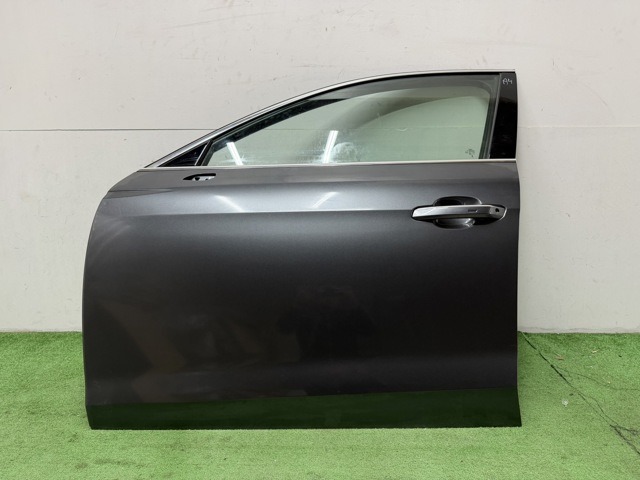 Водійські двері 8W0831051C VAG