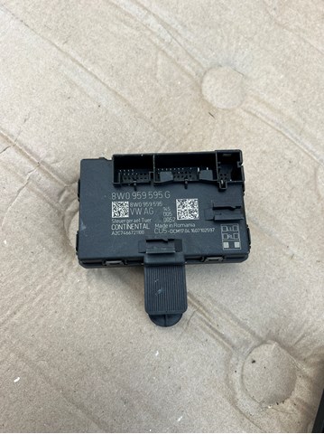 Блок комфорту задніх дверей 8W0959595G VAG