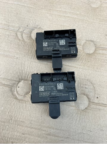 Блок комфорту задніх дверей 8W0959595H VAG
