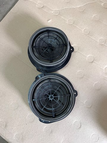 Динамік задньої двері 8W5035411 VAG