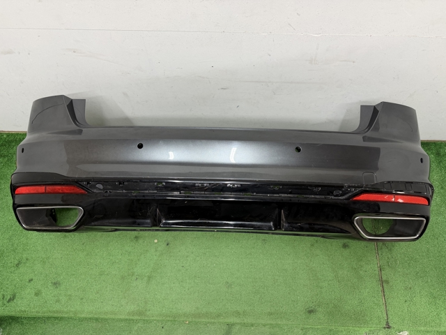 Кожух бампера заднього 8W5807067KGRU VAG
