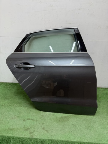 Двері пасажирські задні праві 8W5833052D VAG