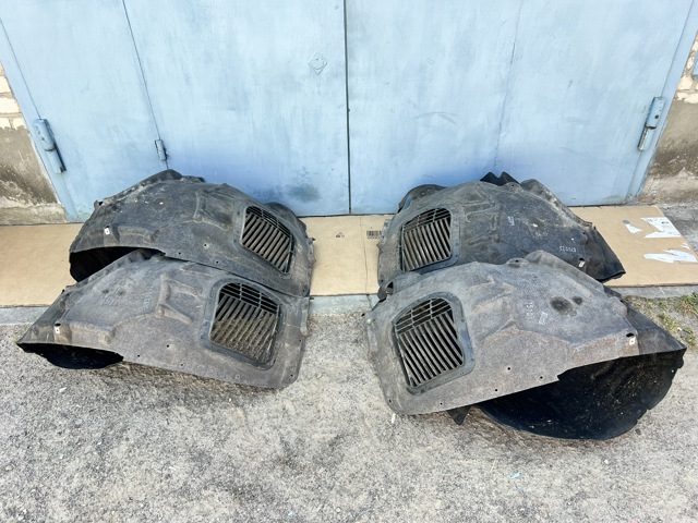 Підкрилок переднього крила, правий 95B809962G PORSCHE