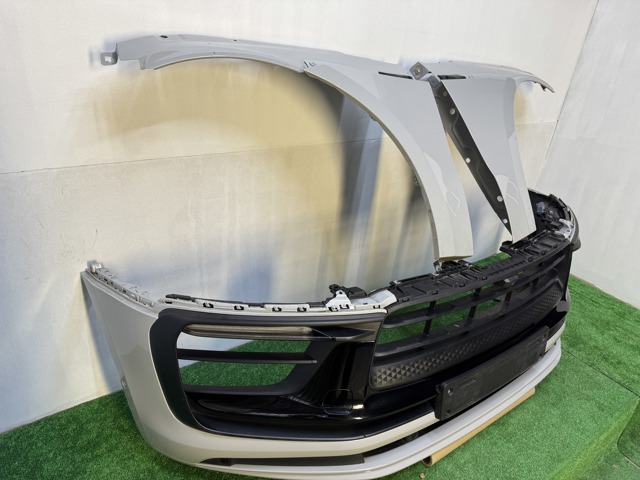 Переднє ліве крило 95B821101DYGRV PORSCHE