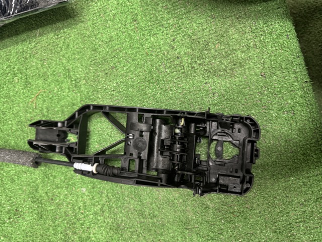 Тримач зовнішньої ручки дверей, передньої лівої 9Y0839886A PORSCHE