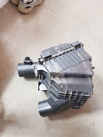 Корпус повітряного фільтра 165006196R RENAULT