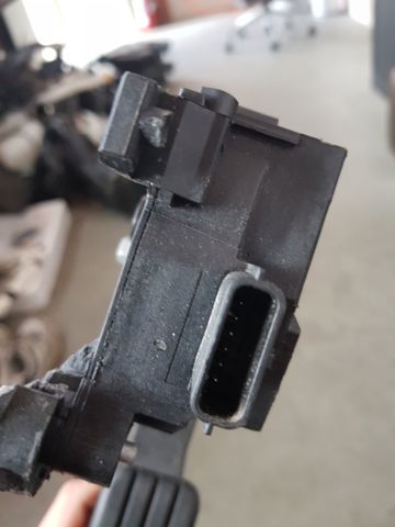 Педаль акселератора 180026451R RENAULT