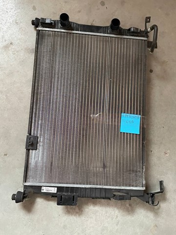 Радіатор двигуна 21410JD01B NISSAN