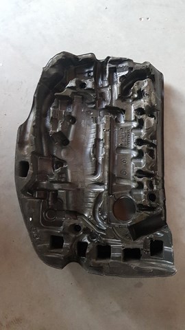Кришка двигуна декоративна 31368888 VOLVO