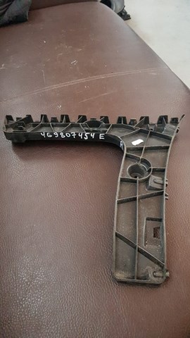 Направляюча заднього бампера, права 4G9807454 VAG