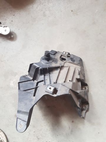 Кронштейн кріплення крила переднього правого, передній 51657294544 BMW
