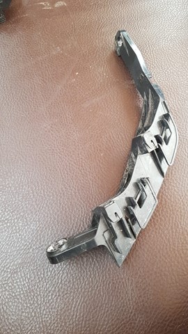 Кронштейн бампера заднього, правий 5256242060 TOYOTA