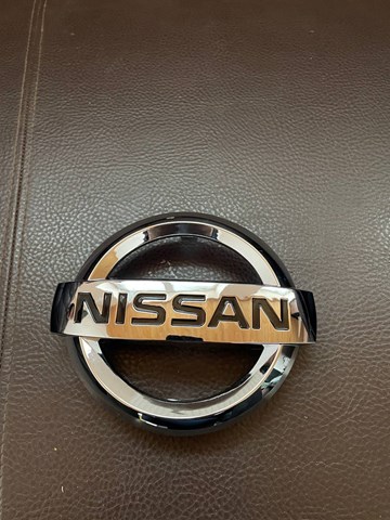 Емблема решітки радіатора 628891JA0A NISSAN