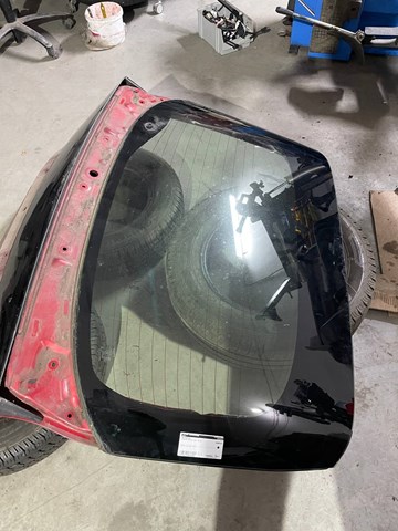 П'яті двері Toyota Prius