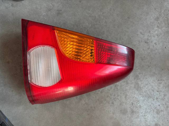 Ліхтар задній правий 8200211019 RENAULT