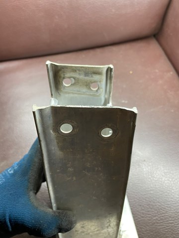 Кронштейн підсилювача переднього бампера 8K0807133C VAG