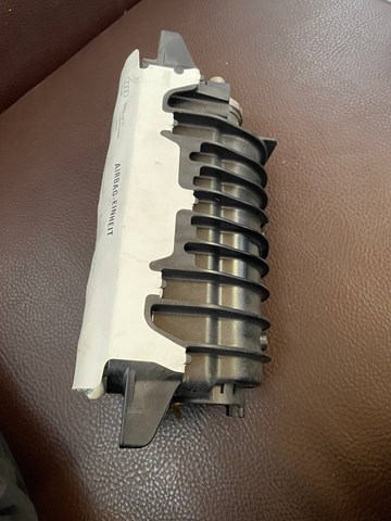 Подушка безпеки бокова 8R0880204D VAG