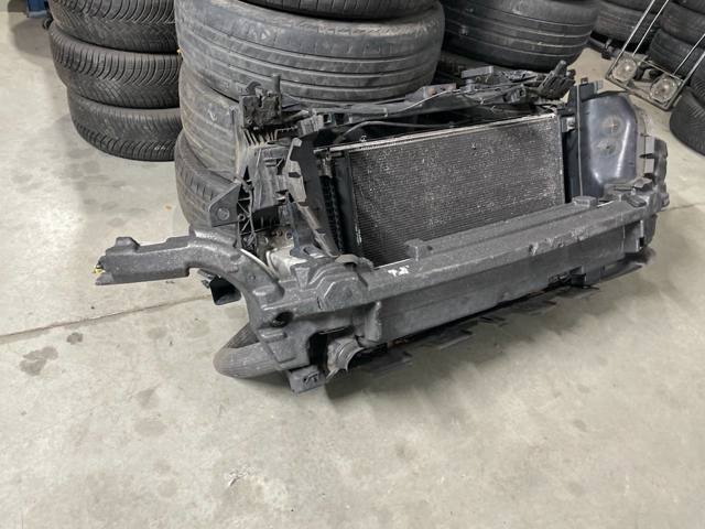 Облицювання рамки радіатора 8W0121003D VAG