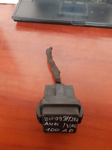 Коробка запобіжників 8W0937124A VAG
