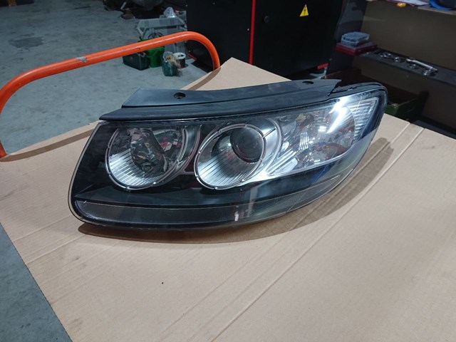 Фара дальнього світла в зборі 921012 HYUNDAI