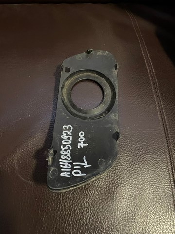 Оправа протитуманки A1648850923 MERCEDES
