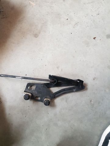 Завіса капота права A9108803100 MERCEDES