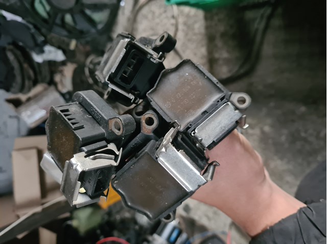 Котушка запалювання 0221504004 BOSCH