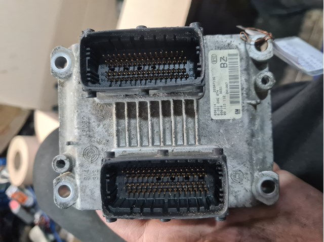 Блок двигуна 0261206074 OPEL