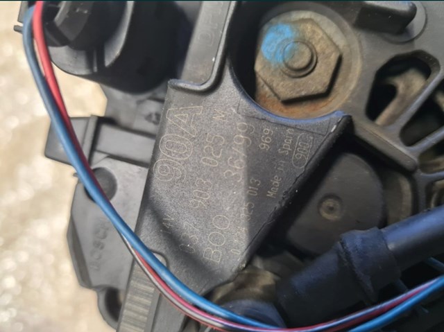 Авто генератор 037903025M VAG