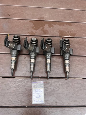 Форсунки електромагнітні 03G130073G VAG