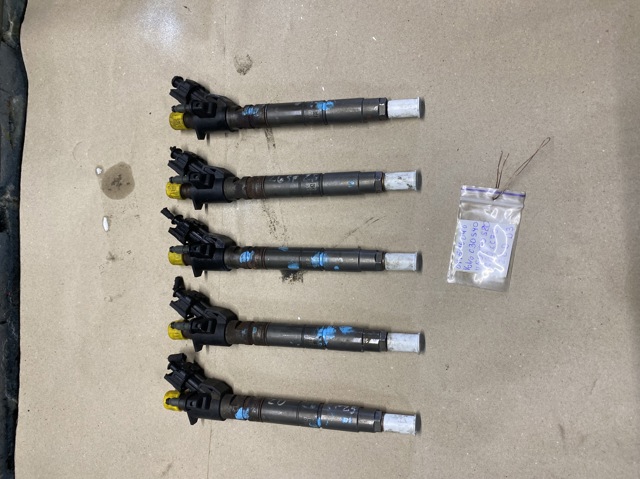 Форсунка паливна 0445116046 BOSCH