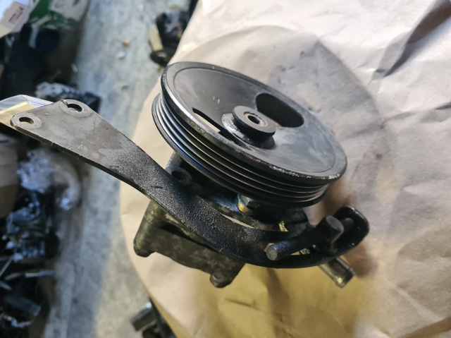 Помпа ГПК 7613955144 NISSAN