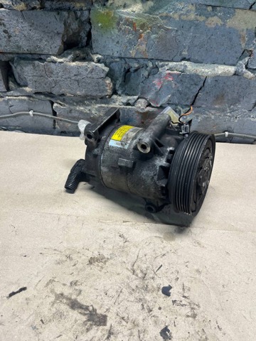 Компресор кондиціонера 8200050141 RENAULT