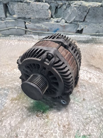 Генератор автомобільний 8200654785 BOSCH