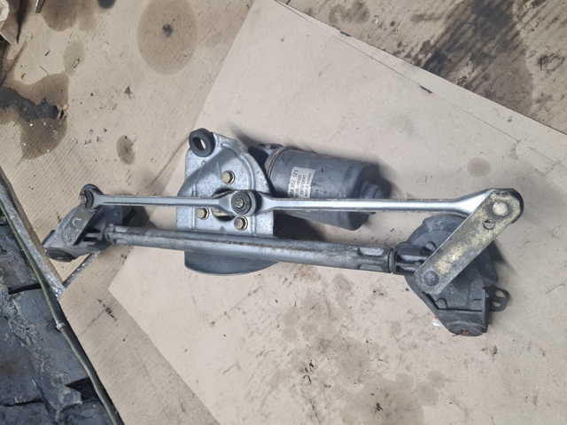 Двигун склоочисника лобового скла (трапеції) 851100D020 TOYOTA
