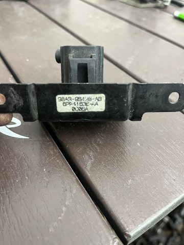 Датчик тиску повітря 98AB9S428AB FORD