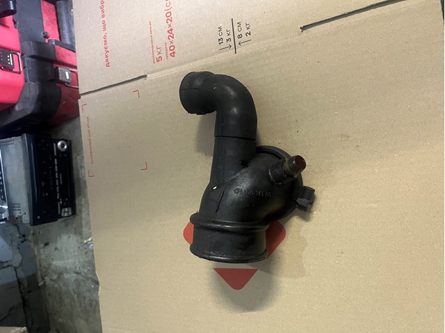Патрубок дросельний A1661410082 MERCEDES