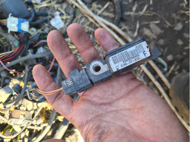 Датчик подушки безпеки GJ6A57K1X MAZDA
