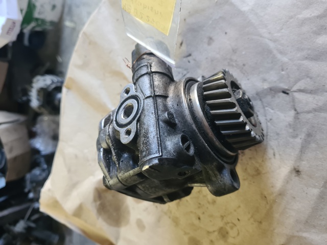 Насос гідропідсилювача керма (ГПК) MB922703 MITSUBISHI