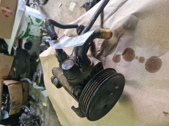 Насос кермового управління MR589339 MITSUBISHI