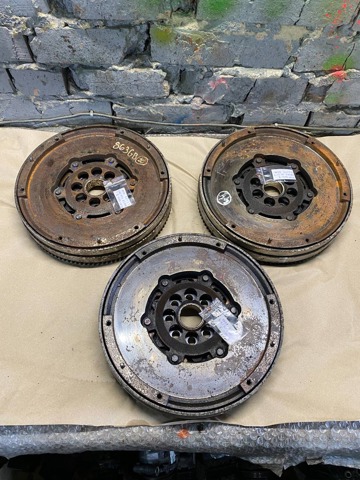 Маховик двигуна R2A116610B MAZDA