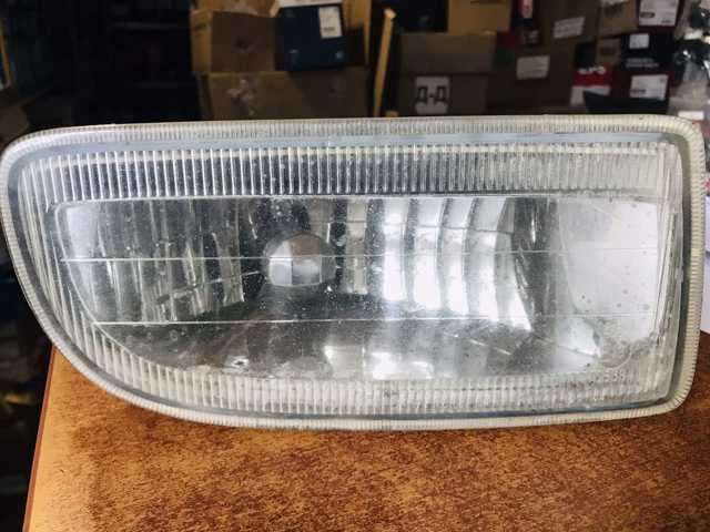 Туманка права 8121060113 TOYOTA