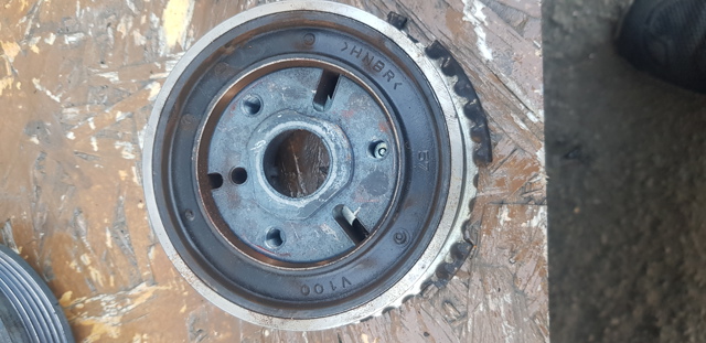 Фланець шестерні розподільного валу 03G109239B VAG