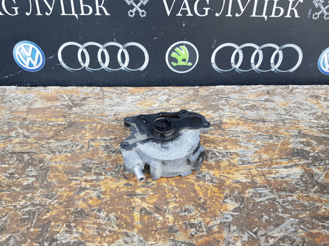 Насос вакуумний 03L145100F VAG