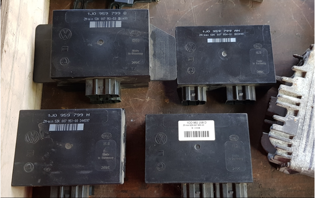 Блок управління центральним замком 1C0962258D VAG