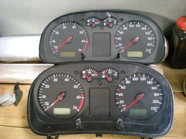Щиток приладів 1J0919860 VAG