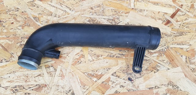 Патрубок повітряний, вхід в турбіну (наддув) 1K0129654AP VAG